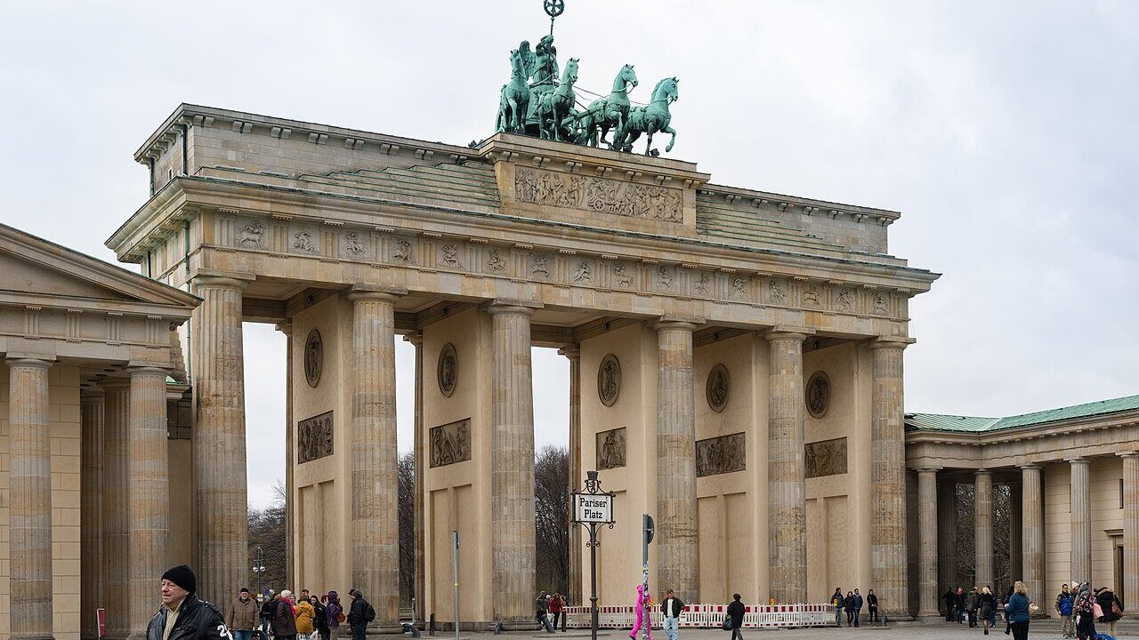 Britain courts Berlin first — and the real EU test waits until 20 November