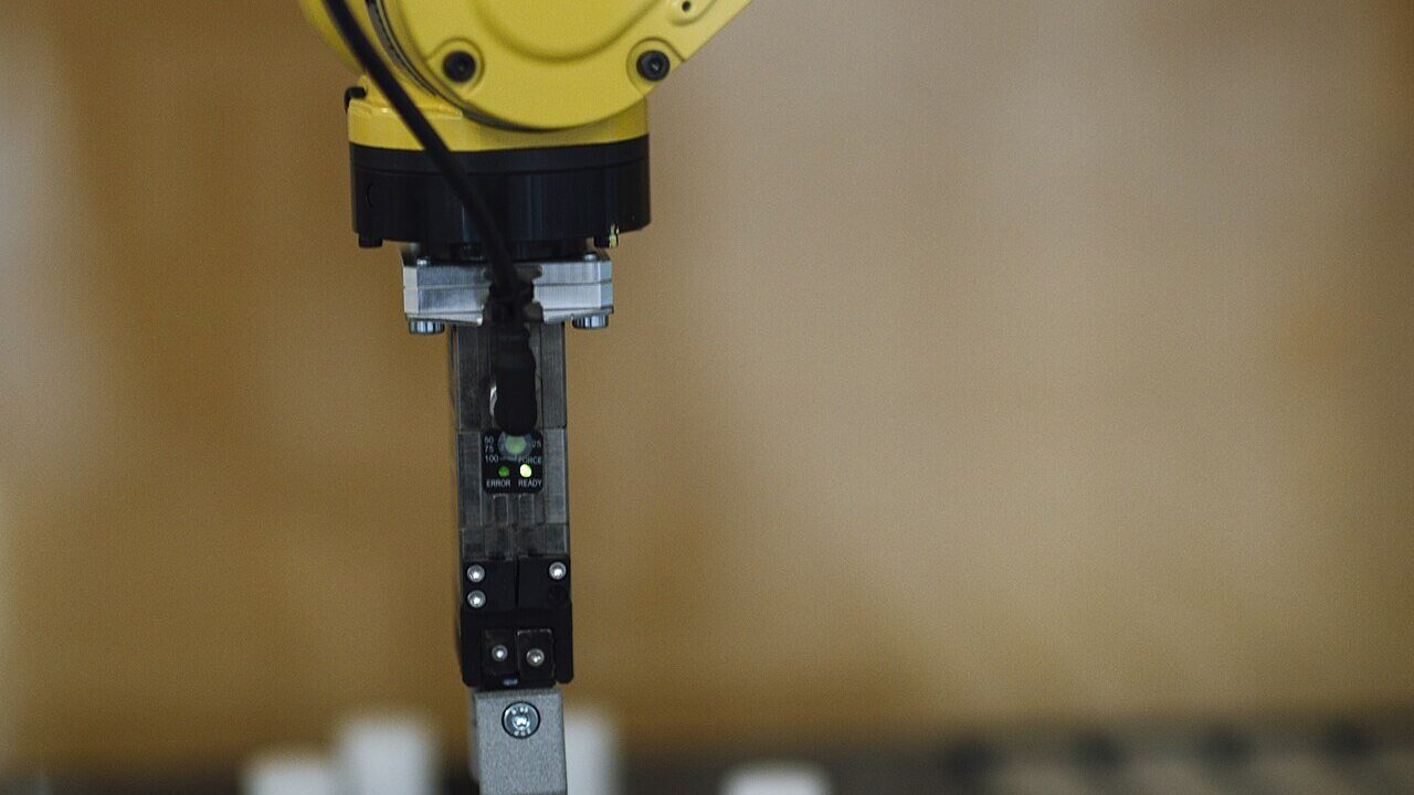 Robot hands learn to see: 95% grasping in cluttered scenes