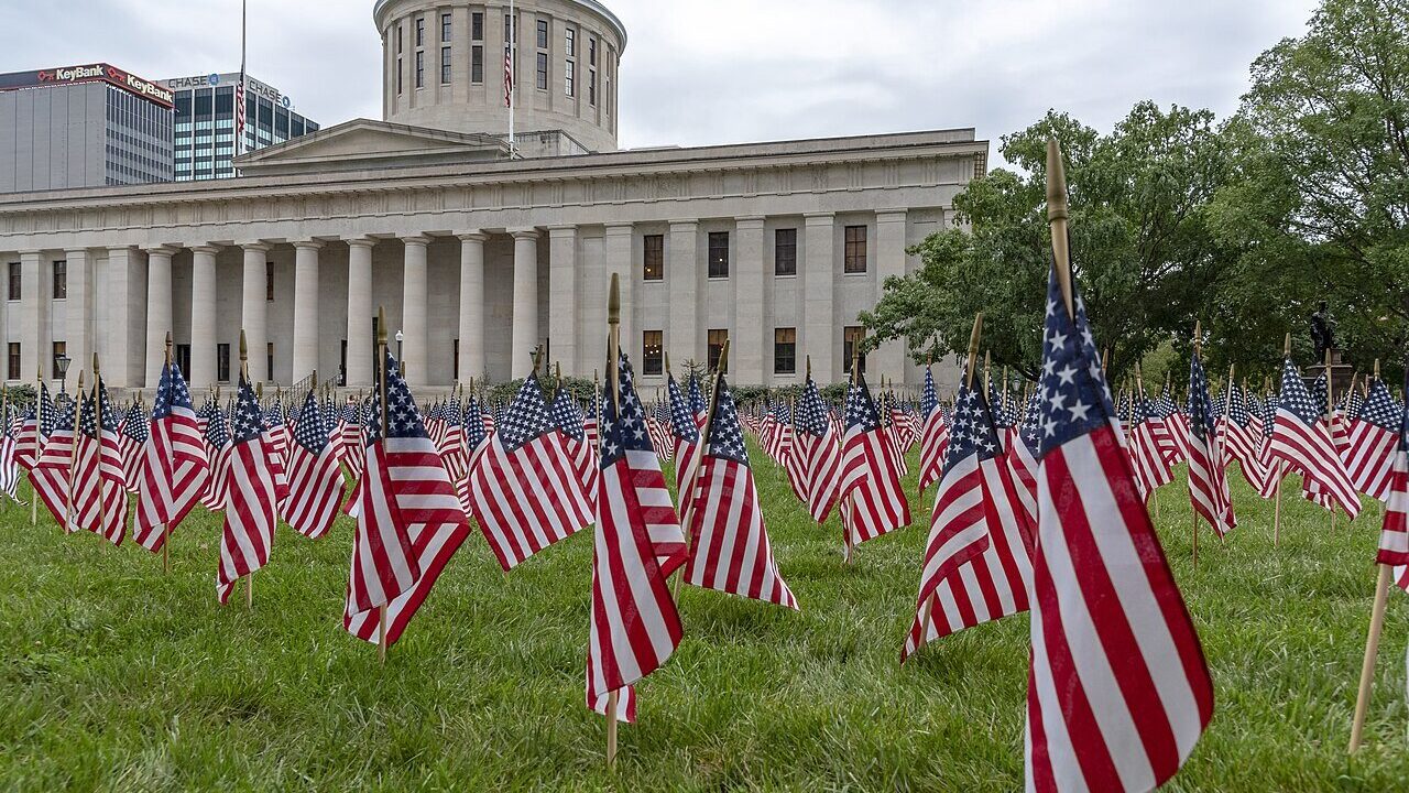 Vance campaigns in Ohio as the final midterm month begins